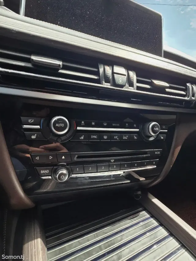 BMW X5 2016 · 5.0 AT