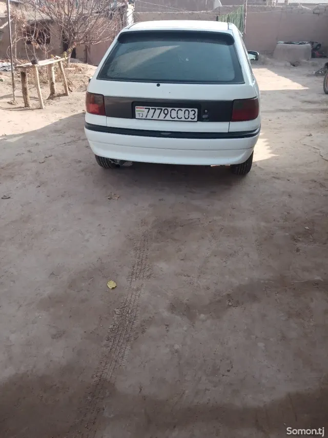 Opel Astra F 1997 · 1.6 MT