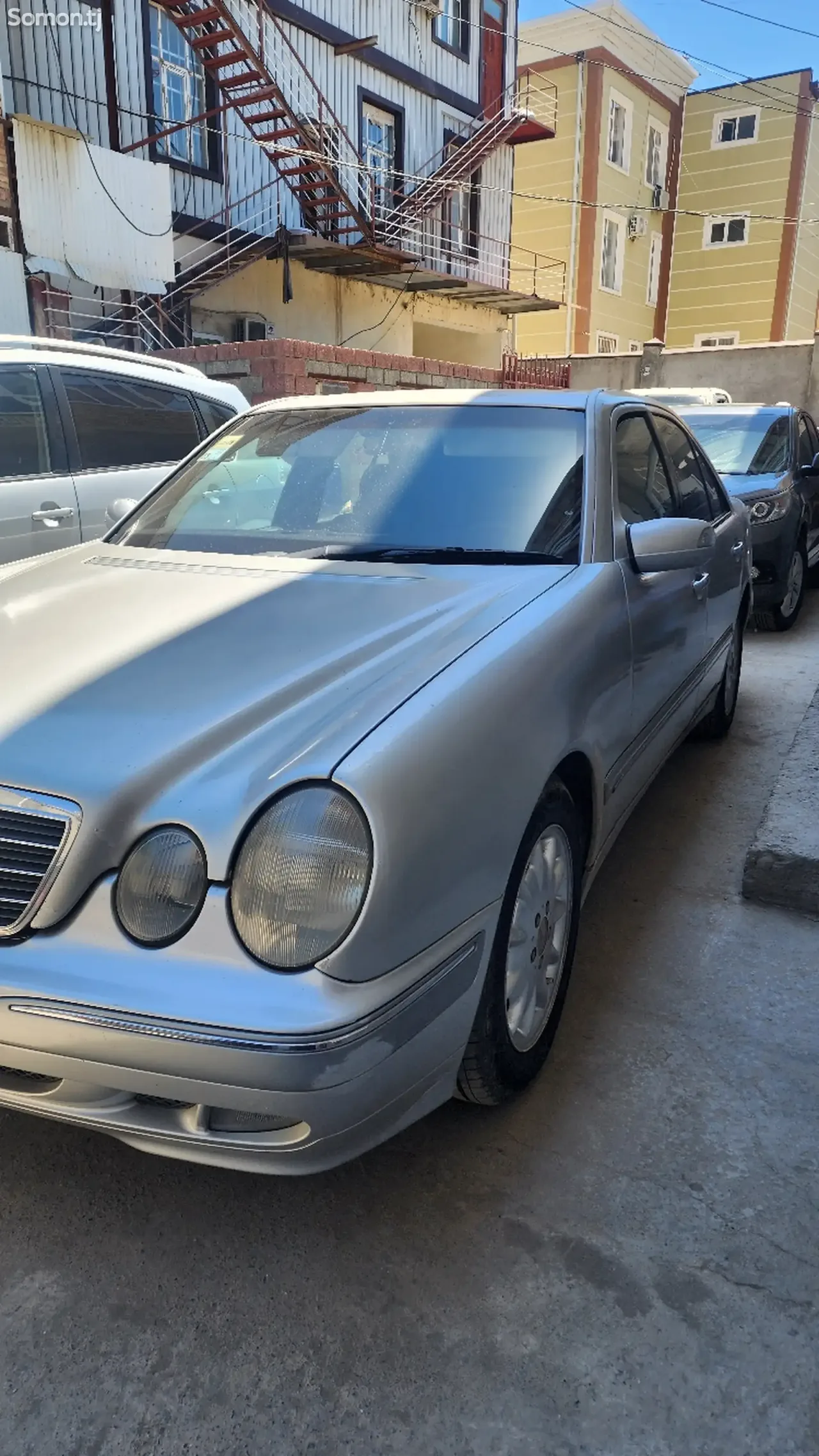 Mercedes-Benz E class 2000 · 2.0 MT