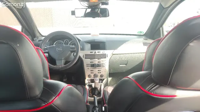 Opel Astra H 2008 · 1.6 MT
