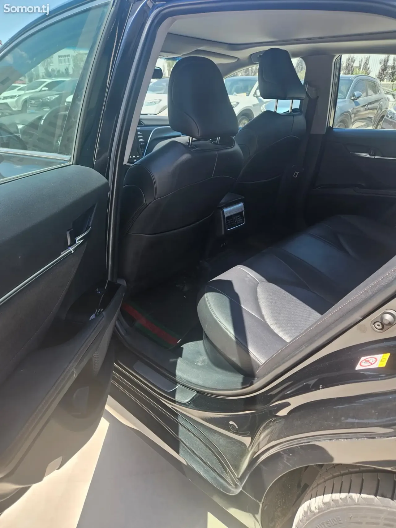 Toyota Camry 2018 · 2.5 AT