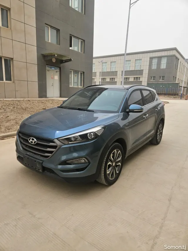 Hyundai Tucson 2015 · 1.6 AT