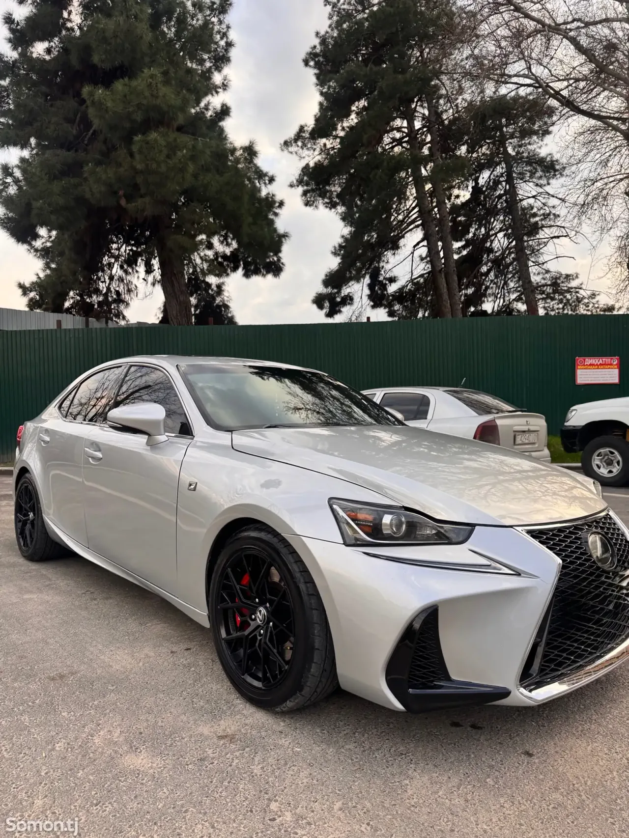 Lexus IS series 2016 · 2.0 AT