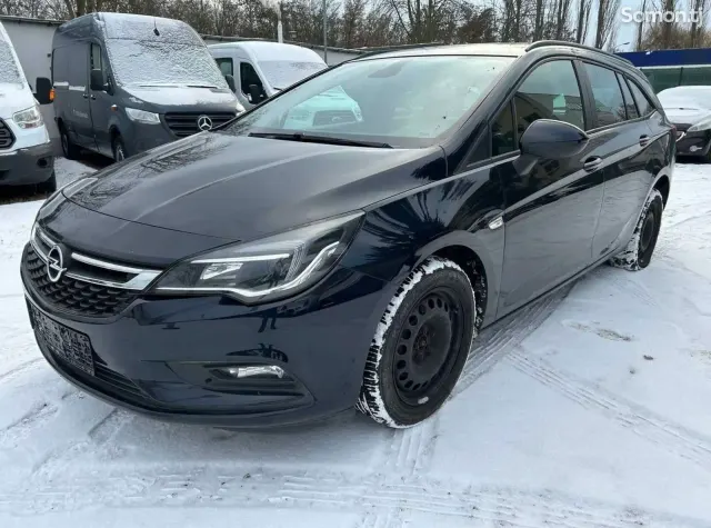Opel Astra K 2019 · 1.0 MT