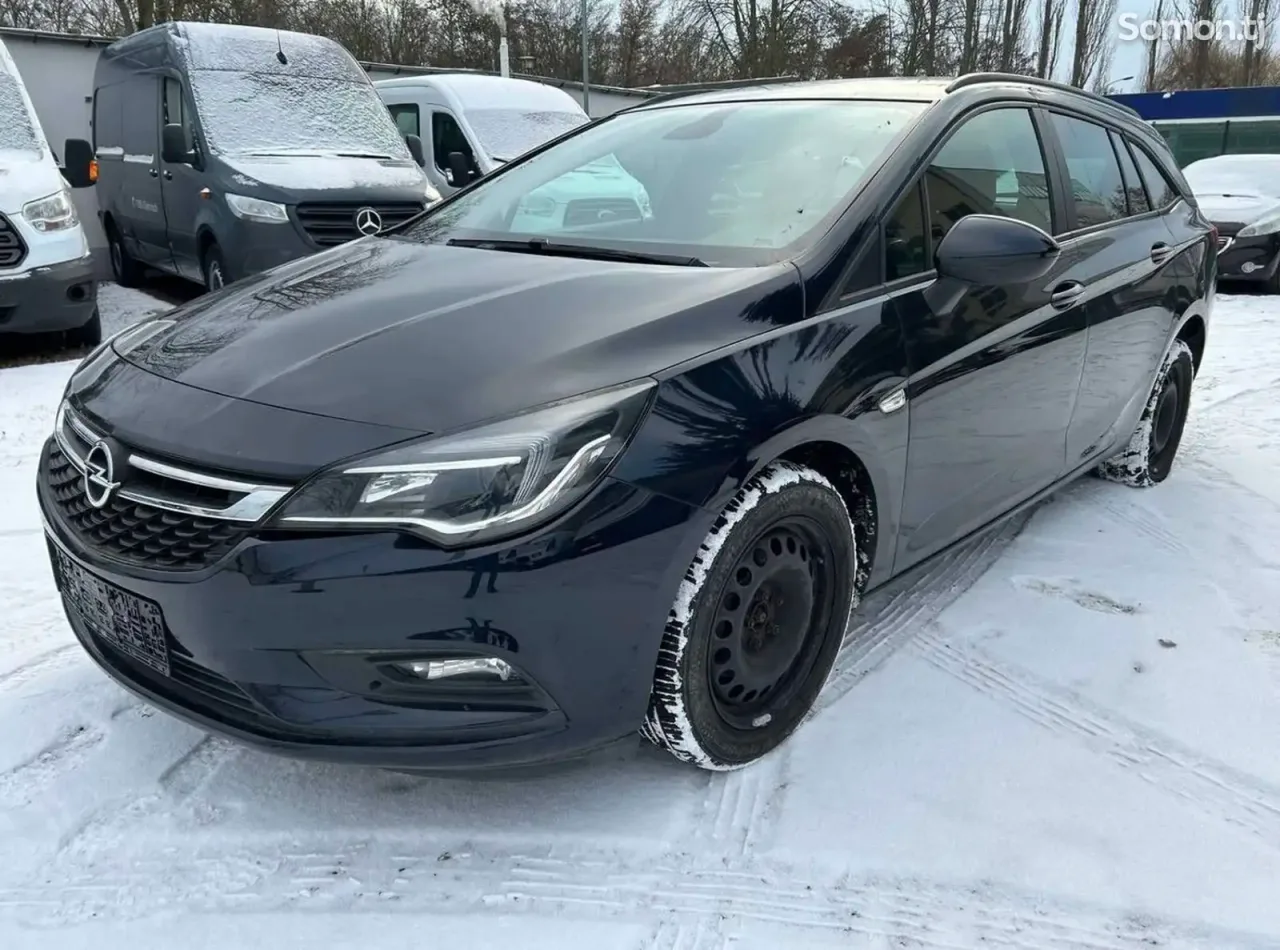 Opel Astra K 2019 · 1.0 MT