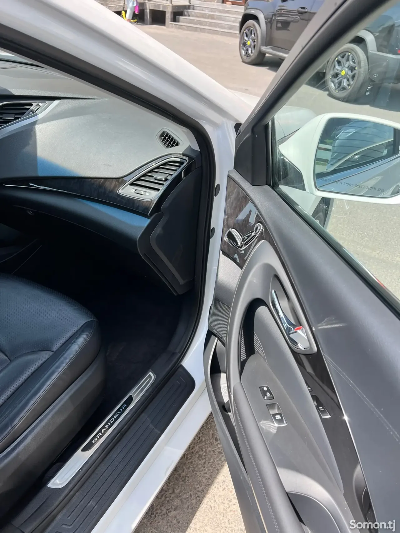 Hyundai Grandeur 2014 · 2.4 AT