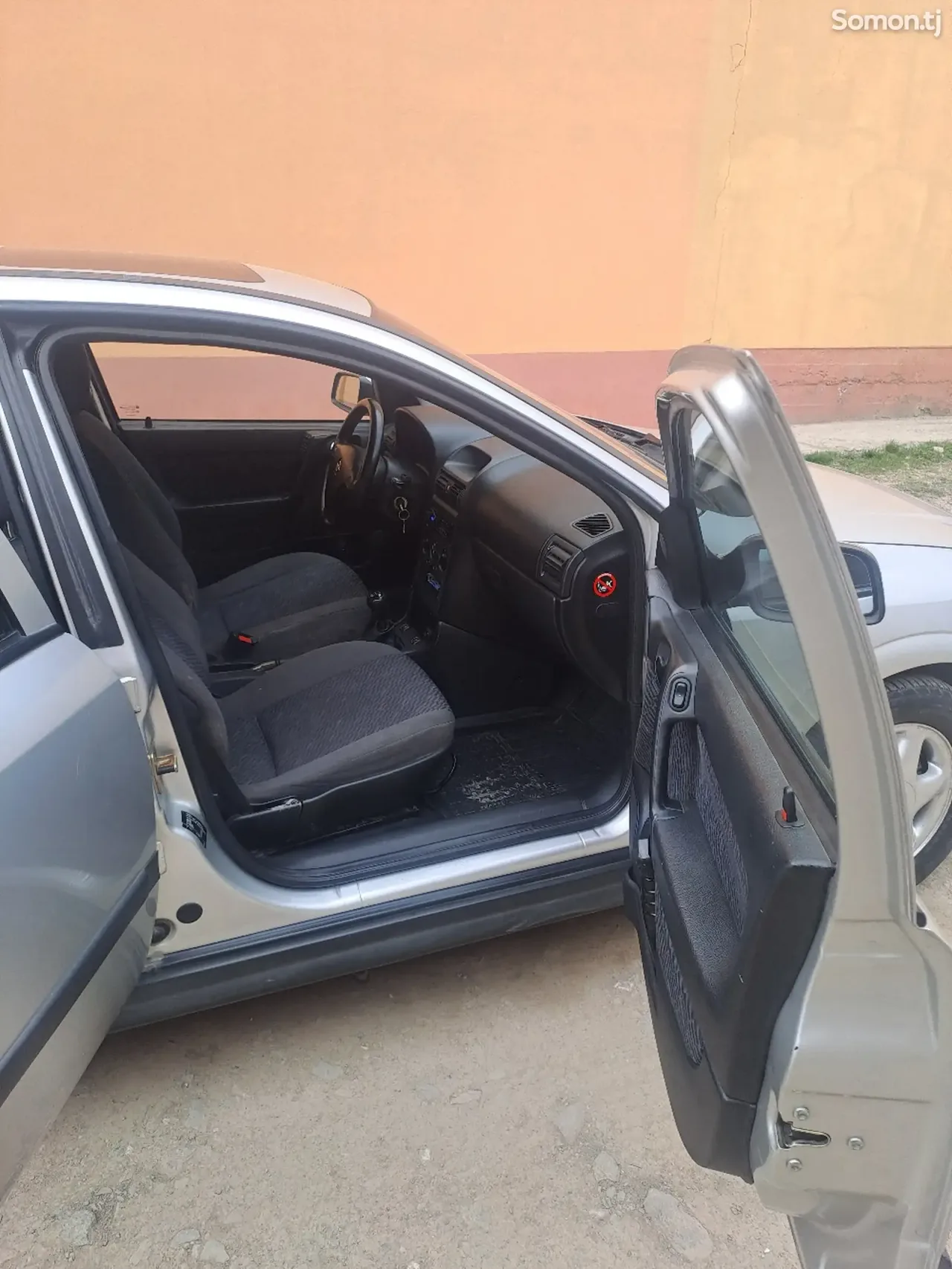 Opel Astra G 1998 · 1.6 MT
