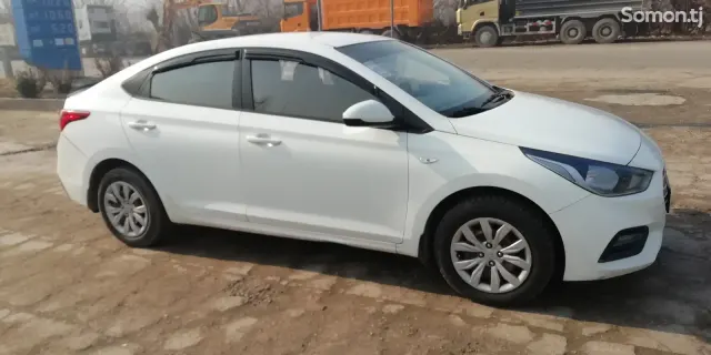 Hyundai Solaris 2018 · 1.4 MT