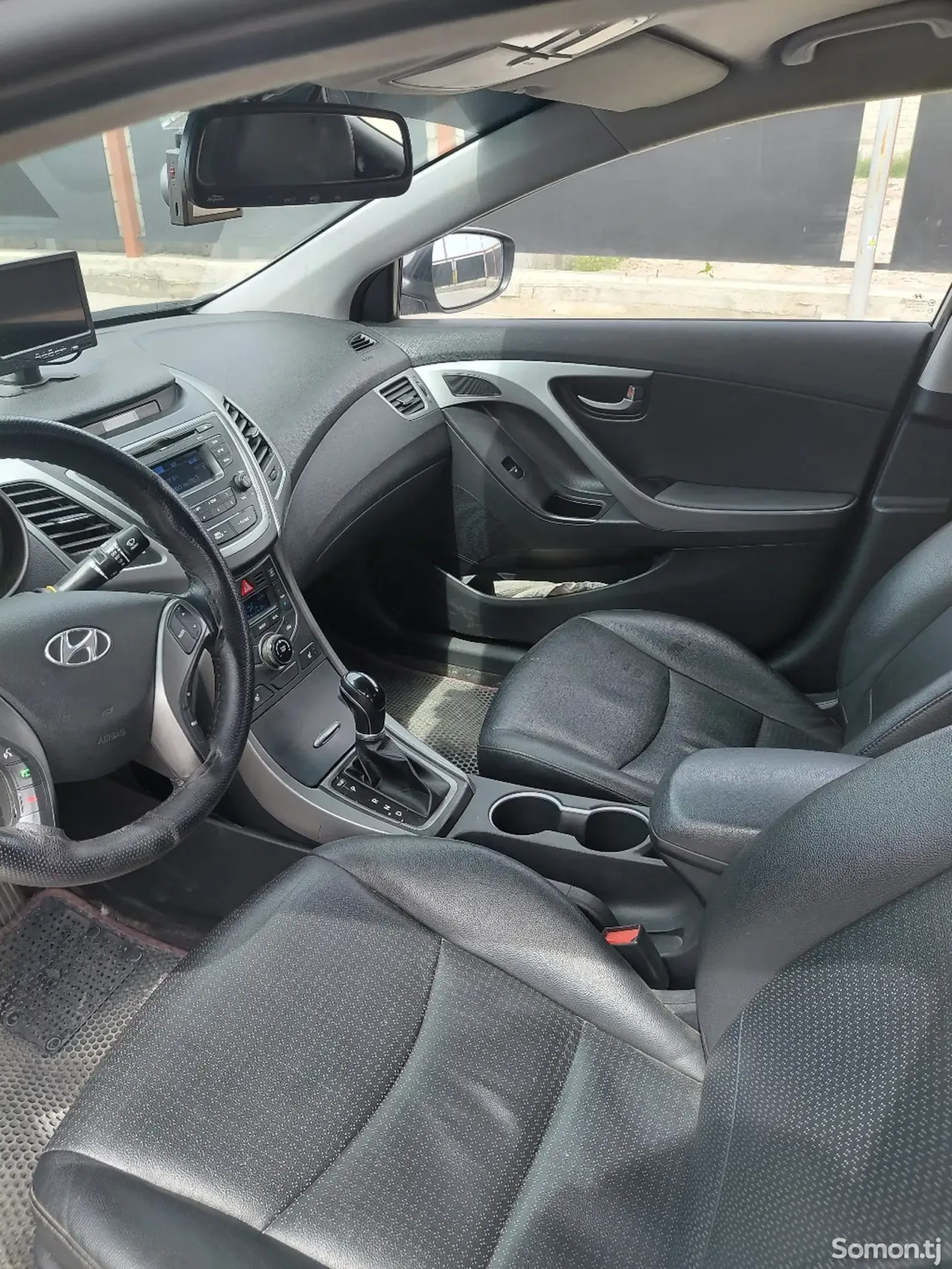 Hyundai Avante 2014 · 1.6 AT