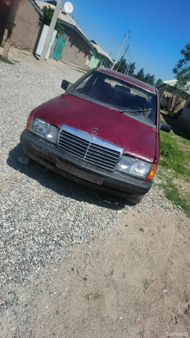 Mercedes-Benz C class 1986 · 2.0 MT