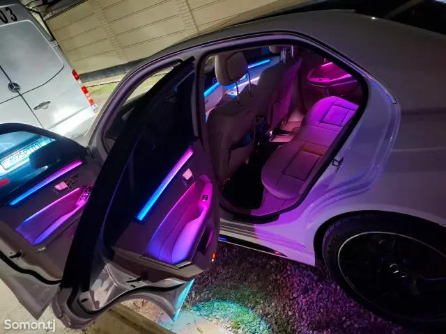 Mercedes-Benz E class 2014 · 3.5 AT