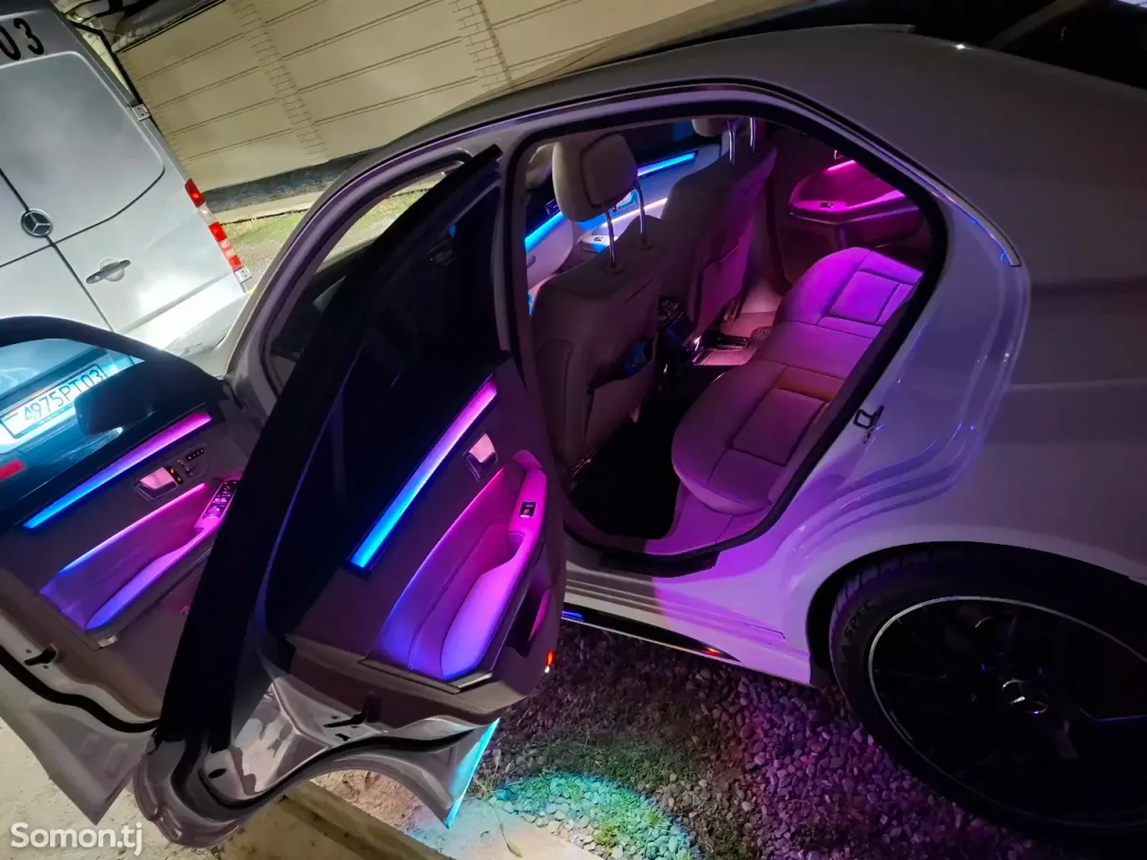 Mercedes-Benz E class 2014 · 3.5 AT