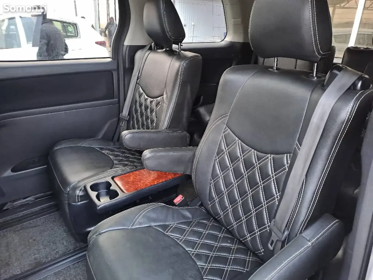 Toyota Vellfire 2014 · 3.5 AT