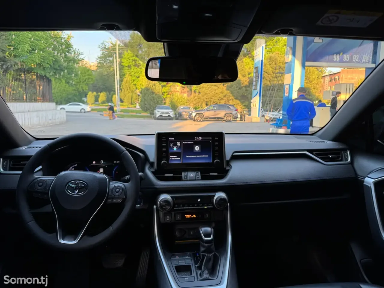Toyota RAV 4 2021 · 2.5 AT