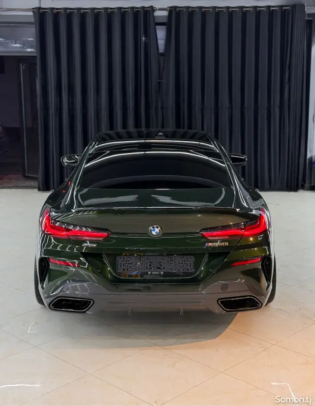 BMW M8 2023 · 4.4 AT