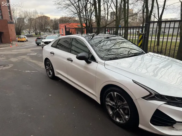 Kia K5 2022 · 1.6 AT
