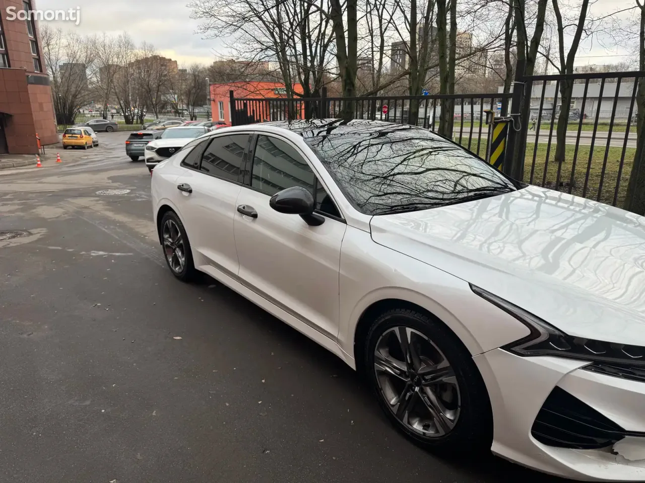 Kia K5 2022 · 1.6 AT