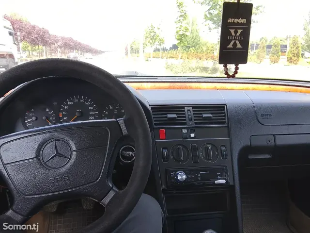 Mercedes-Benz C class 1995 · 1.8 MT