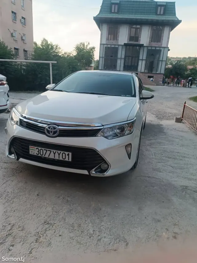Toyota Camry 2015 · 2.5 AT