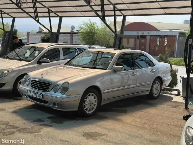 Mercedes-Benz E class 2002 · 3.2 AT