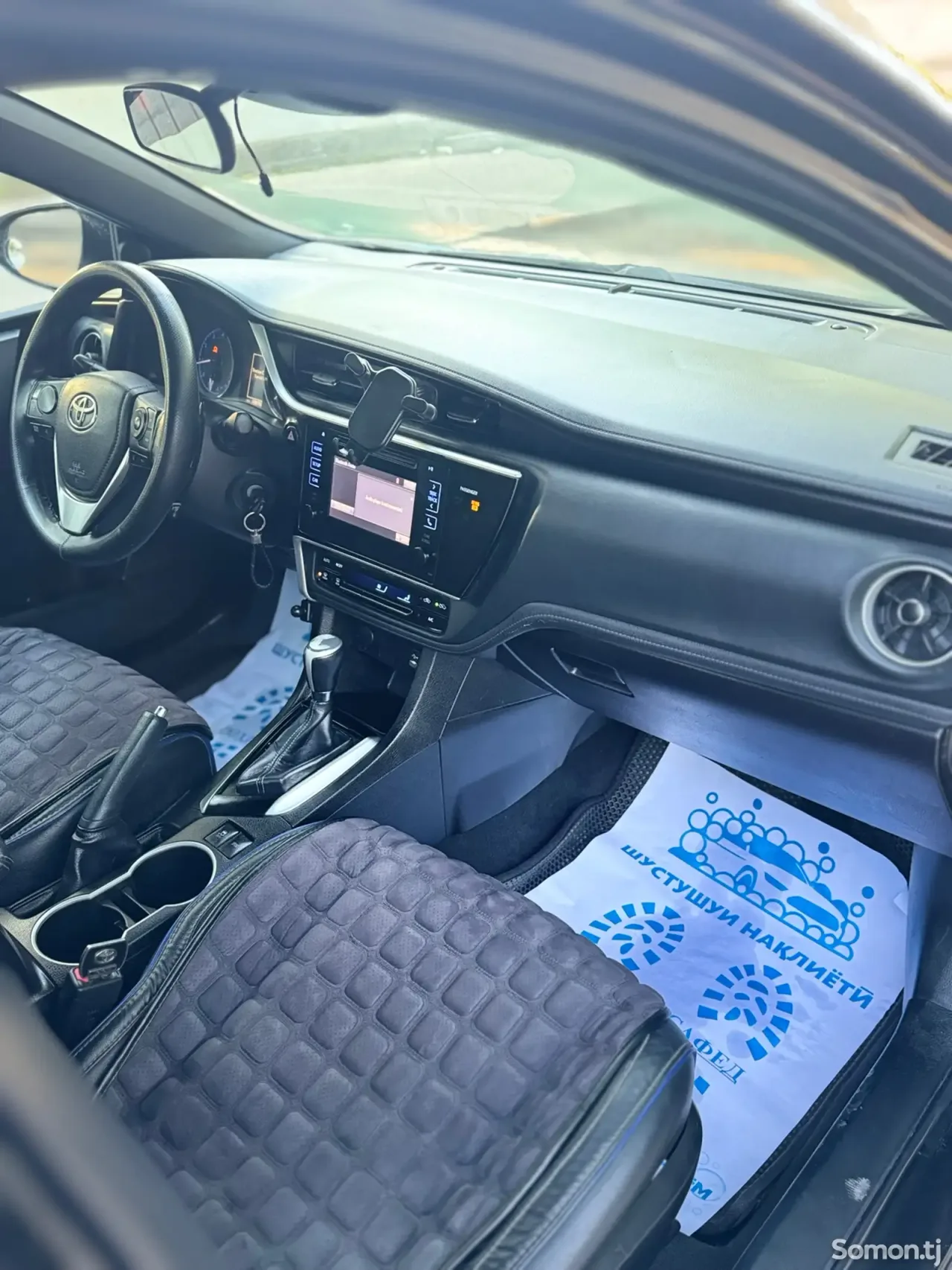 Toyota Corolla 2017 · 1.8 AT