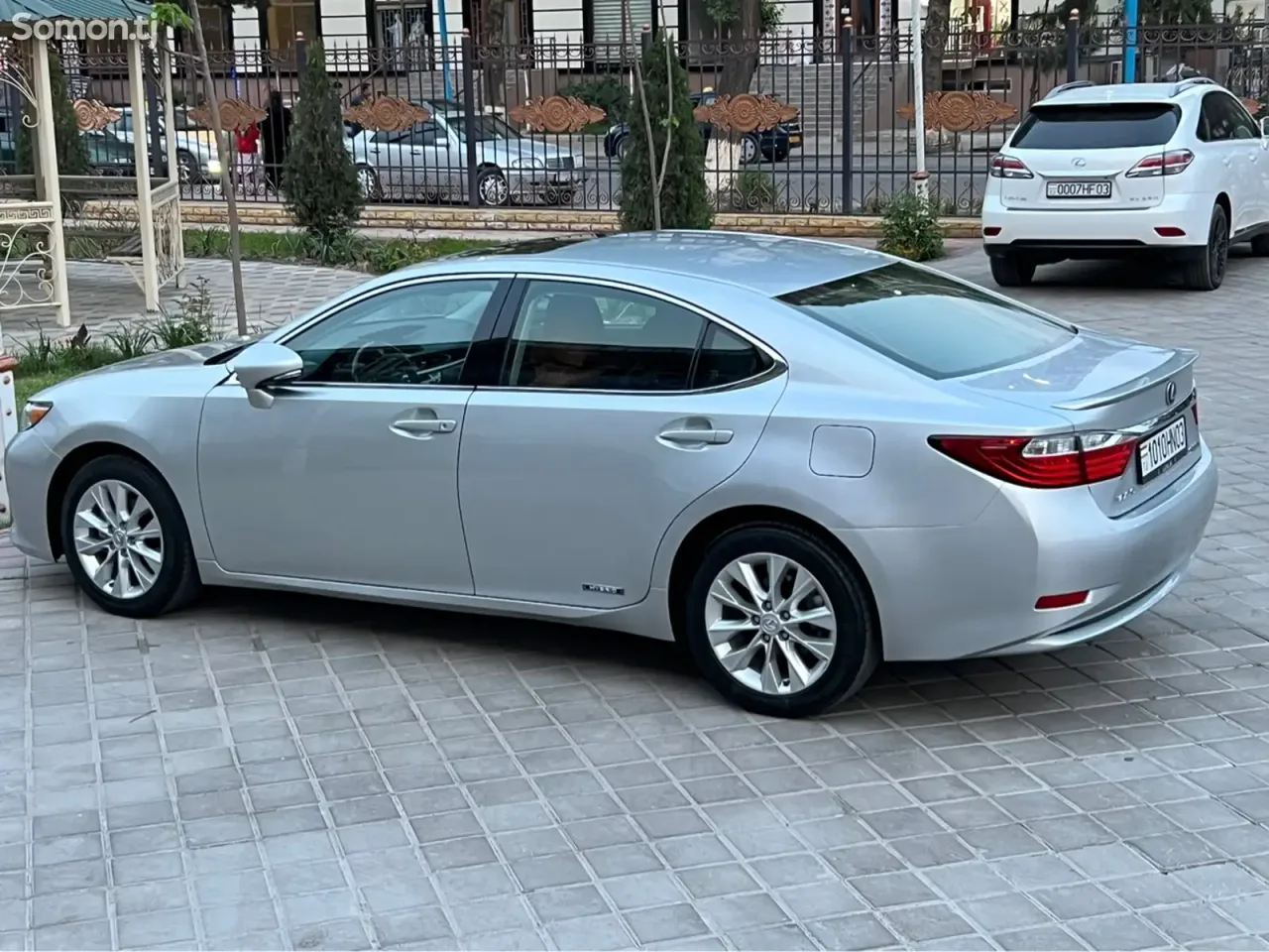Lexus ES series 2014 · 3.0 AT