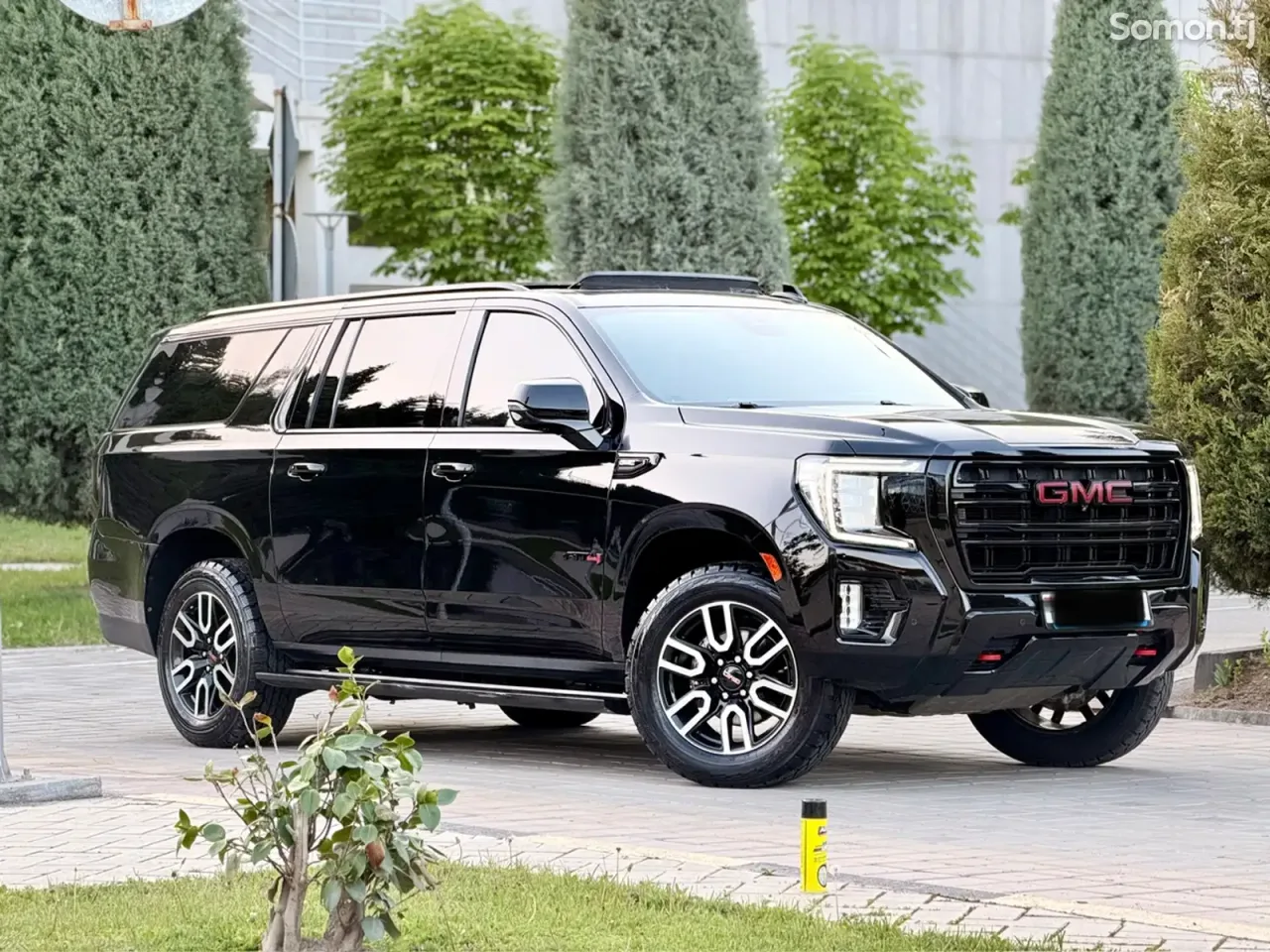 GMC Yukon 2023 · 6.2 AT