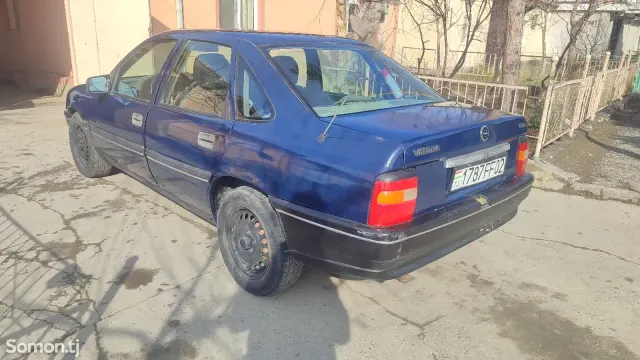 Opel Vectra A 1992 · 1.6 MT
