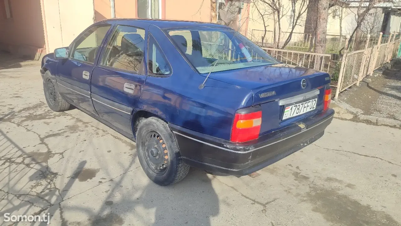 Opel Vectra A 1992 · 1.6 MT