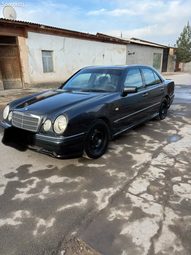 Mercedes-Benz E class 1998 · 2.0 MT