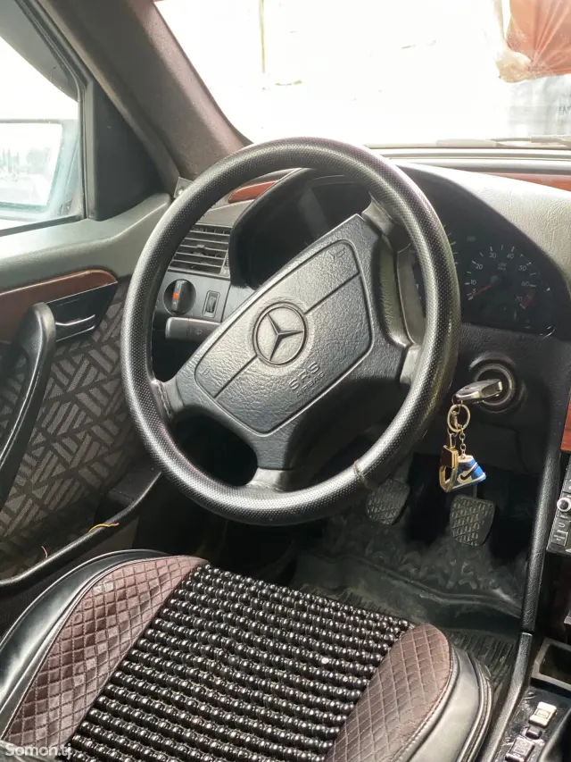 Mercedes-Benz C class 1995 · 2.8 MT