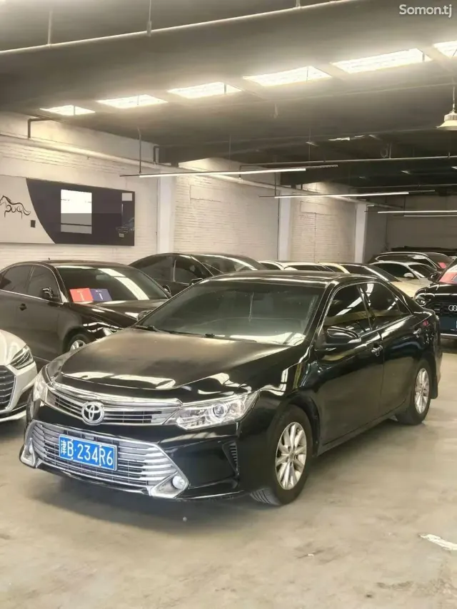 Toyota Camry 2015 · 2.0 AT