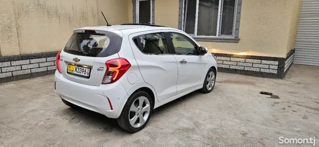 Chevrolet Spark 2016 · 1.2 AT