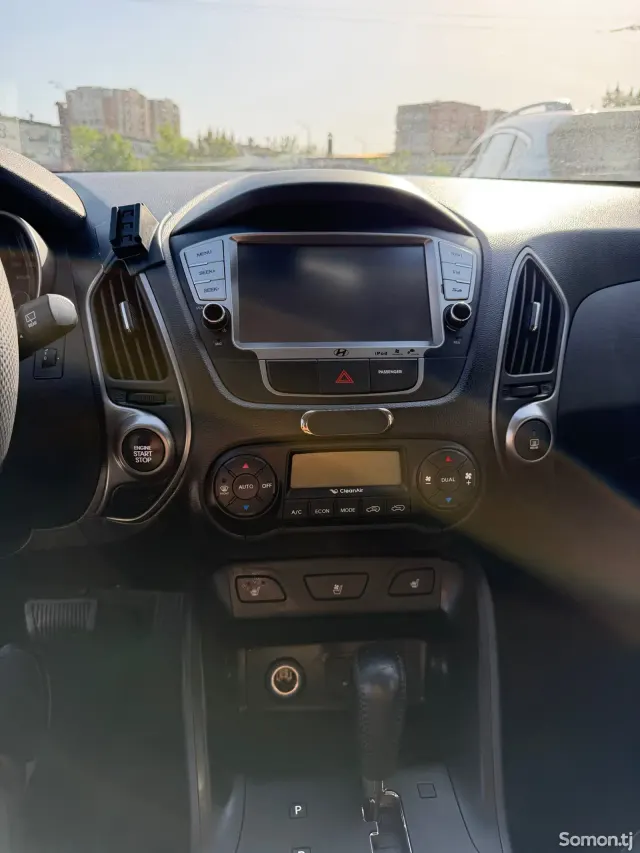 Hyundai ix35 2015 · AT