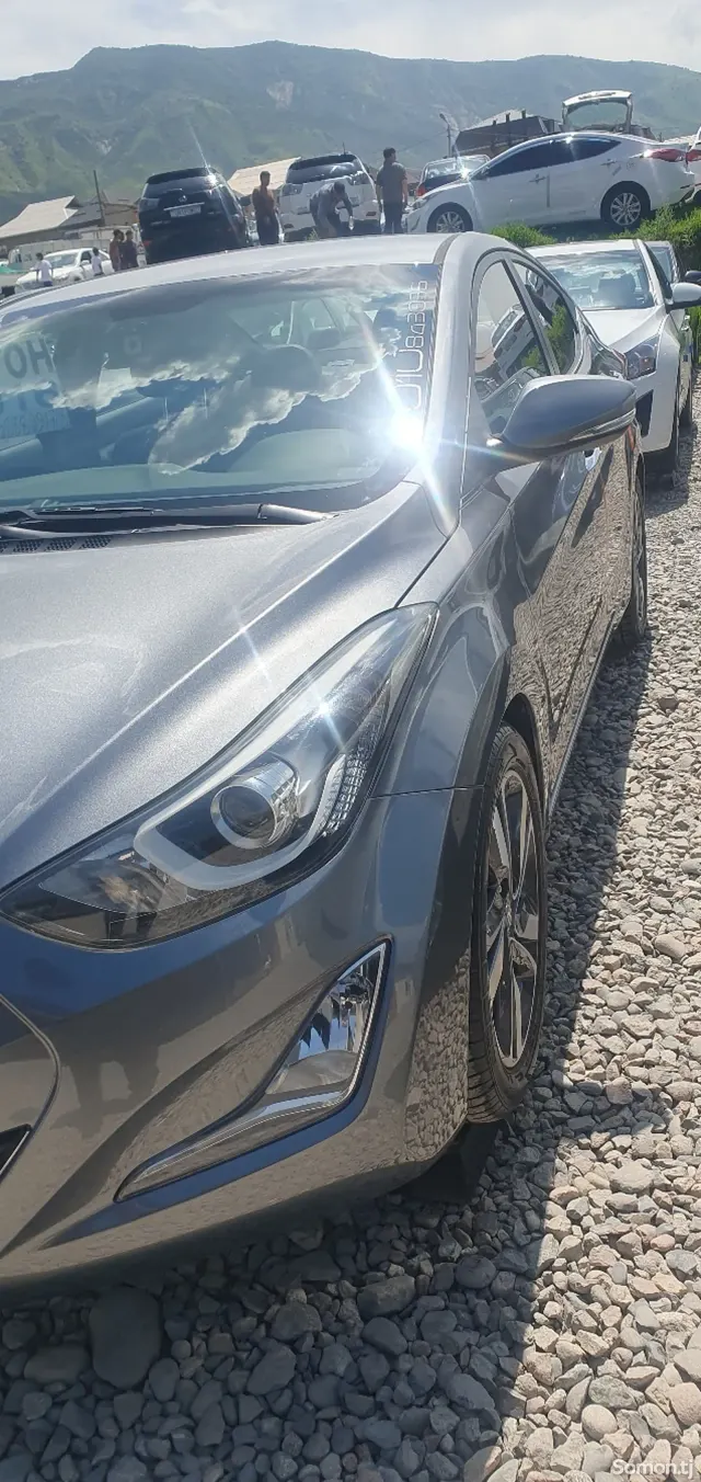 Hyundai Avante 2015 · 1.6 AT