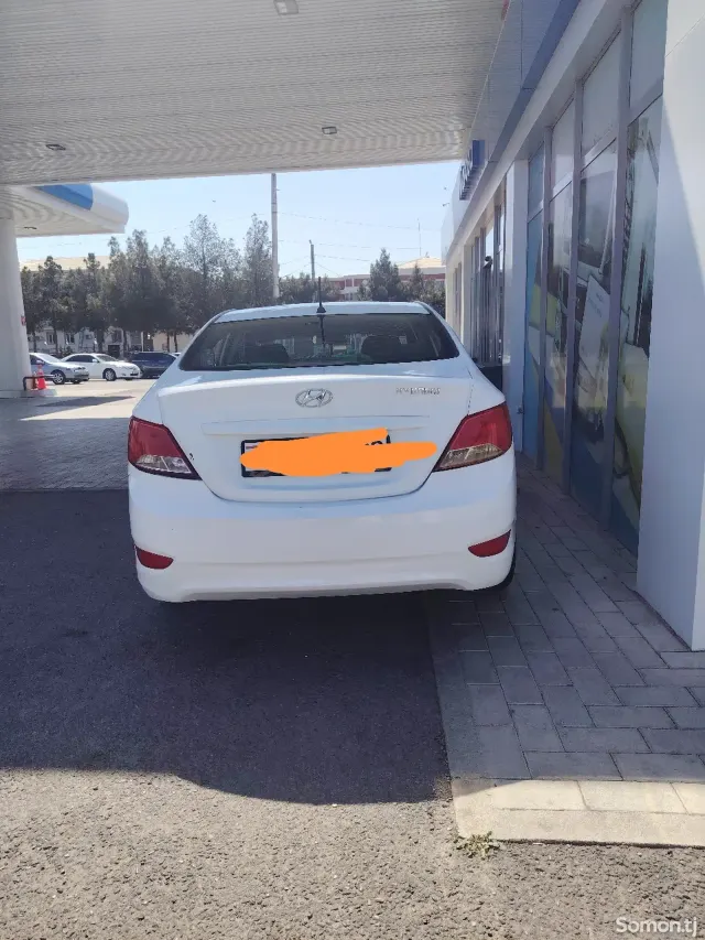 Hyundai Accent 2016 · 1.4 AT