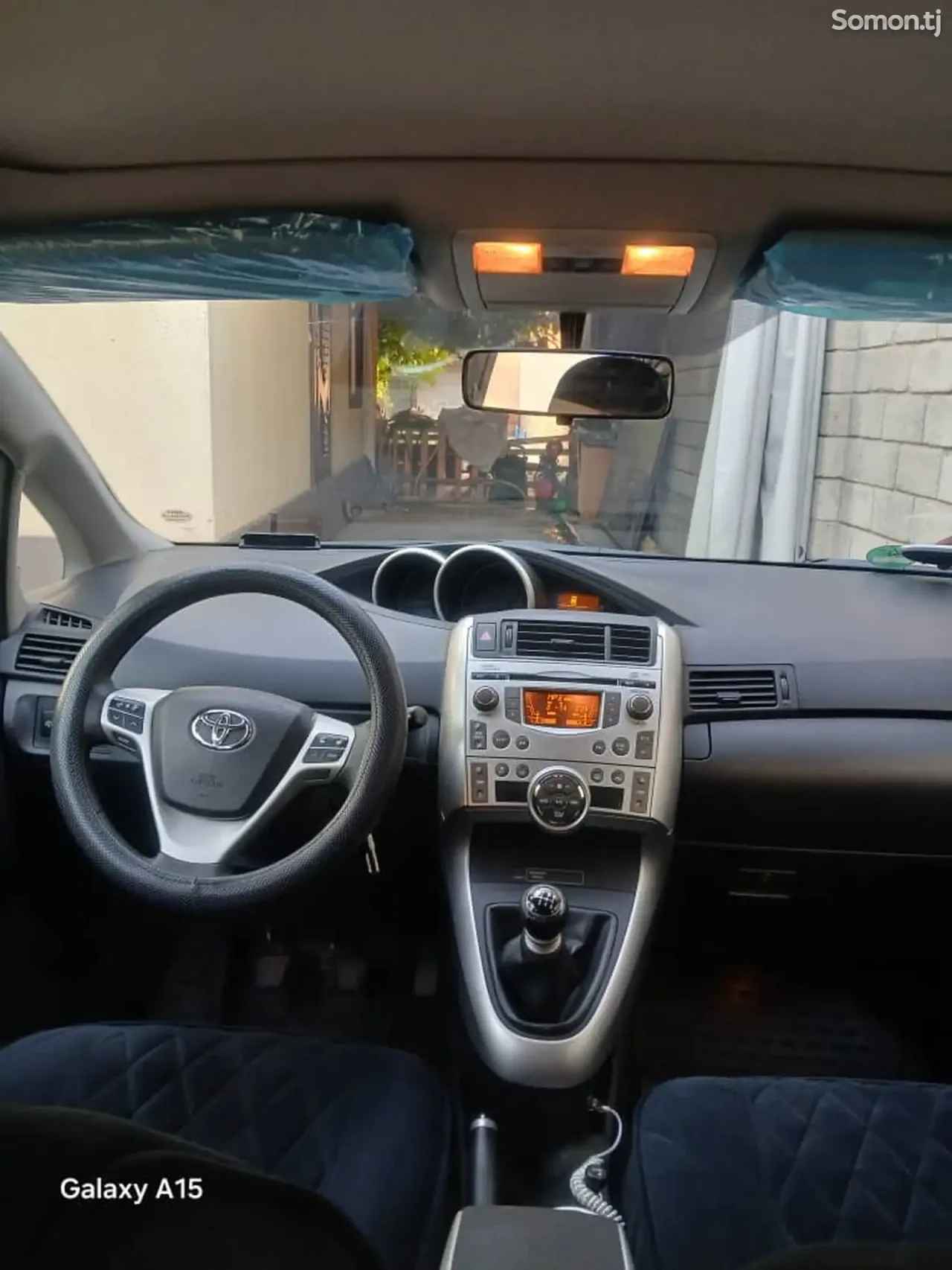 Toyota Verso 2012 · 1.8 MT