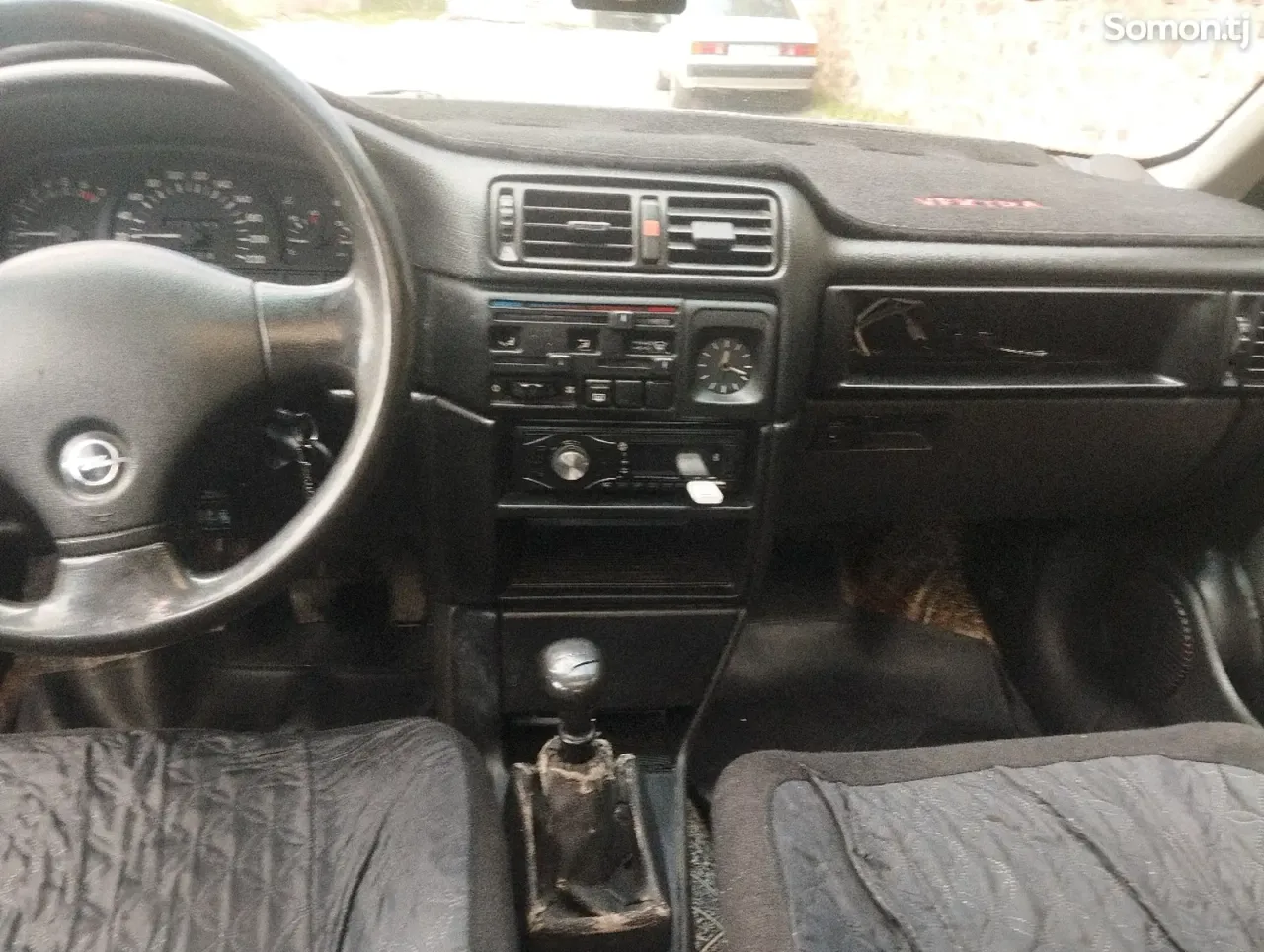 Opel Vectra A 1992 · 1.6 MT