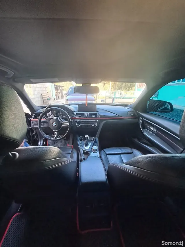 BMW 3 series 2013 · 2.0 AT