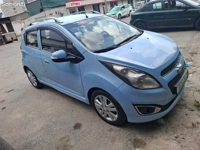 Chevrolet Spark 2014 · 1.1 AT