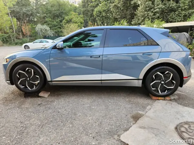 Hyundai IONIQ 2025 · AT