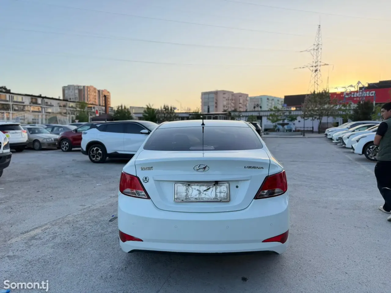 Hyundai Verna 2014 · 1.4 AT