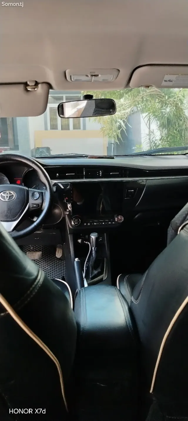 Toyota Corolla 2017 · 1.8 AT
