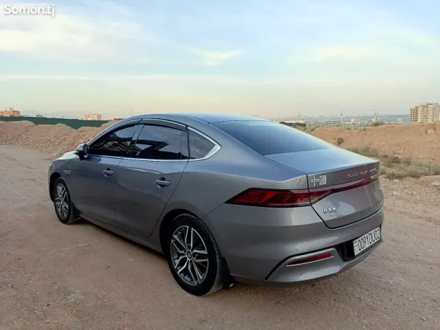 BYD Qin Plus 2022 · AT