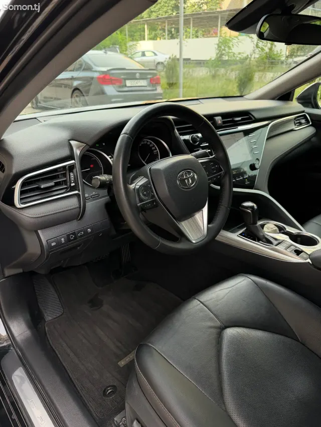 Toyota Camry 2018 · 2.5 AT