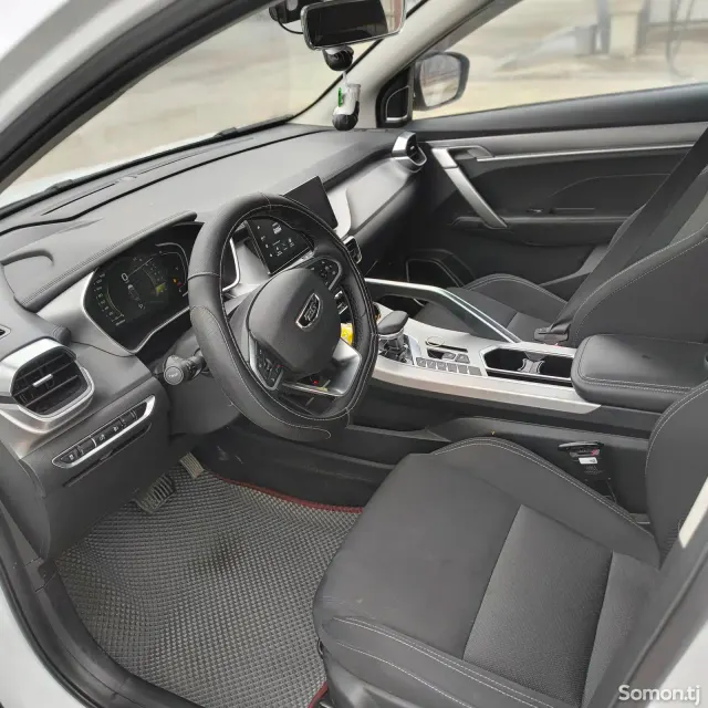 Geely Coolray 2025 · 1.5 AMT