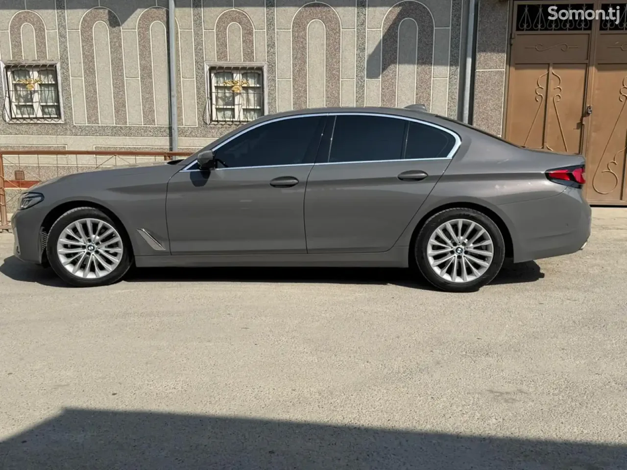 BMW 5 series 2020 · 2.0 AT