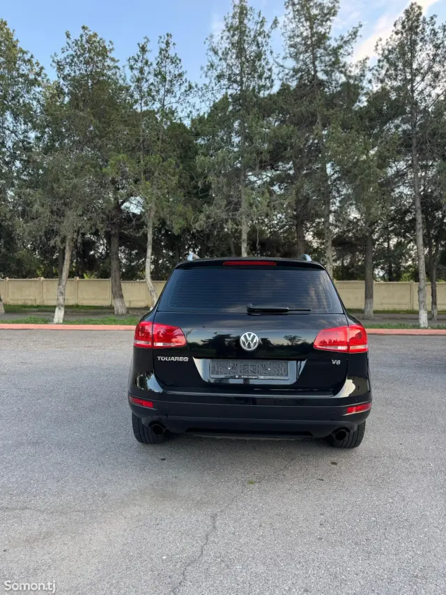 Volkswagen Touareg 2011 · 3.6 AT