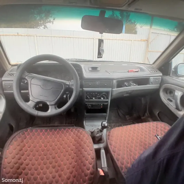 Daewoo Nexia 1996 · 1.5 MT