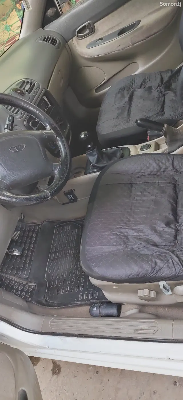Daewoo Nubira 1997 · 1.6 MT